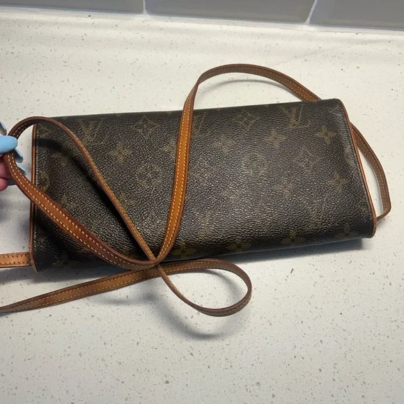 Authentic Louis Vuitton twin pouchette GM - Picture 8 of 11